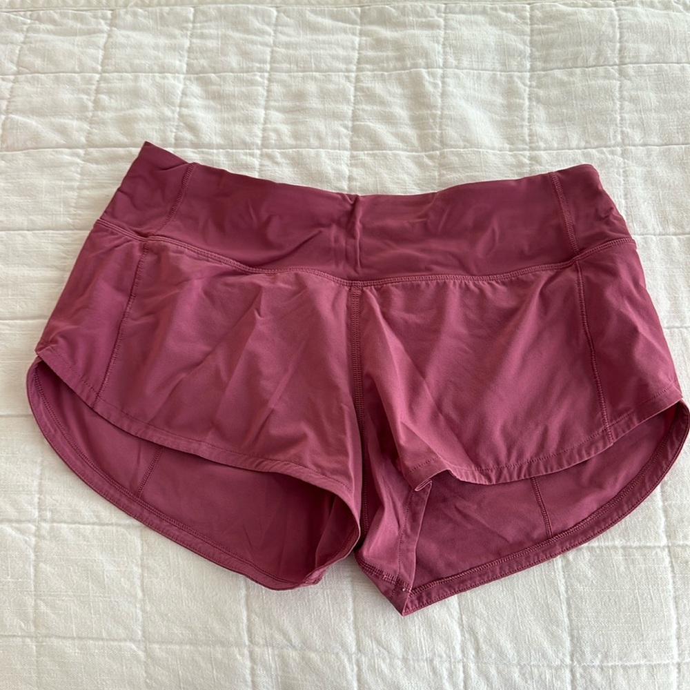 Lululemon Like New Speed up low-rise lined short 2.5” in magenta/mauve color